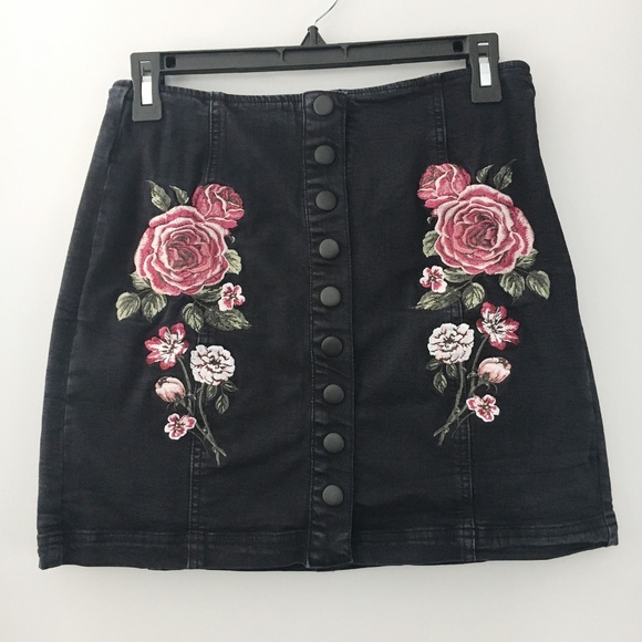Kendall & Kylie Dresses & Skirts - Kendall & Kylie black denim snap front mini 27